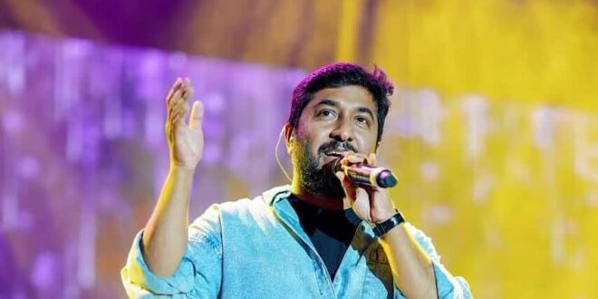 vineeth sreenivasan live